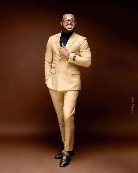 Costume élégant pour hommes