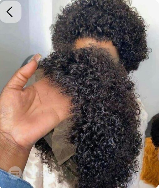 Perruque pixie noir humaine