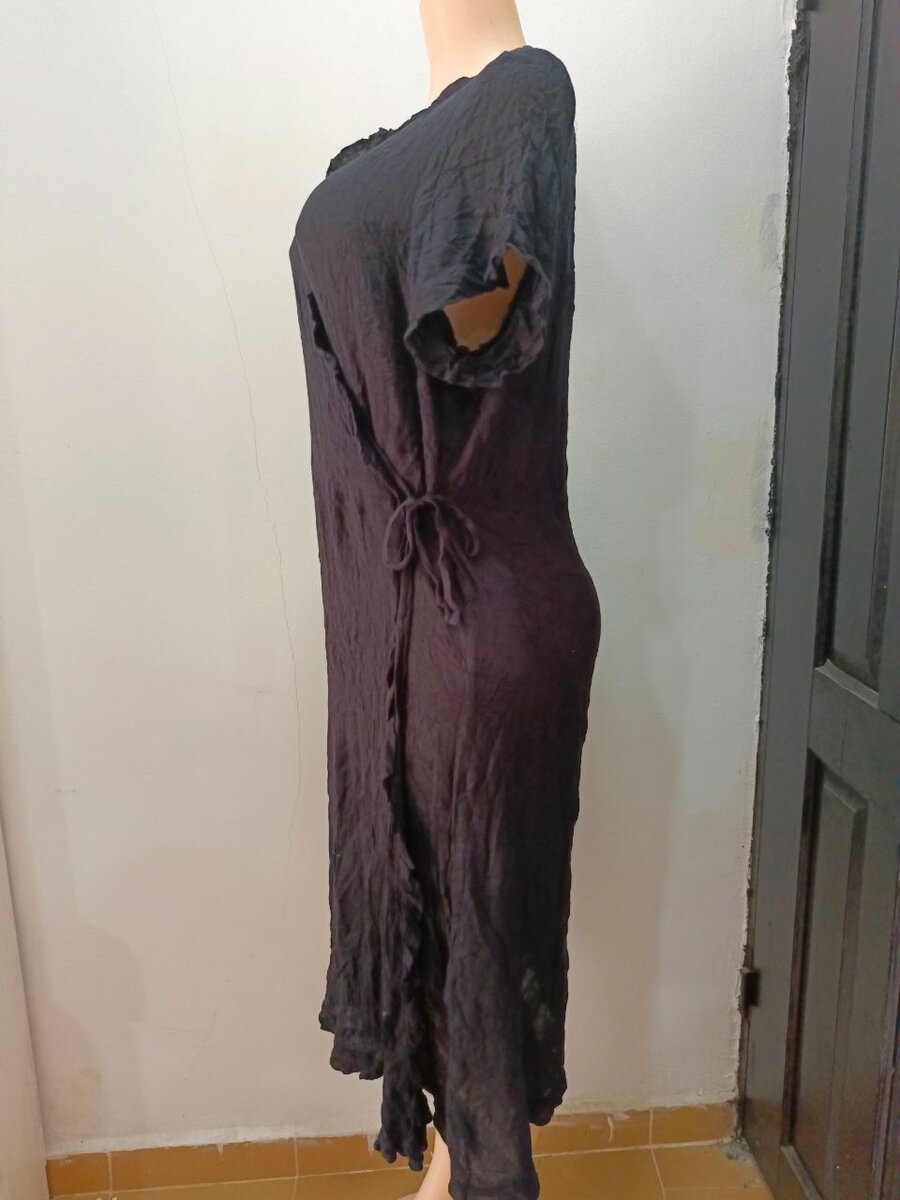 Robe noir fluide élégante