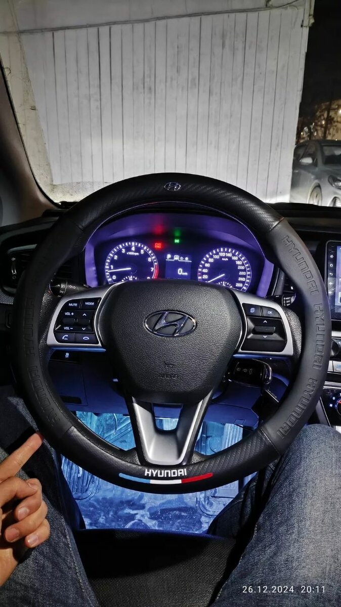 Чехол Hyundai . Подходит ко всем моделям Hyundai