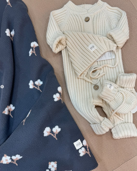 набор одежды из 100% органического хлопка.