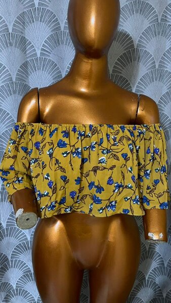 Top floral épaules dénudées