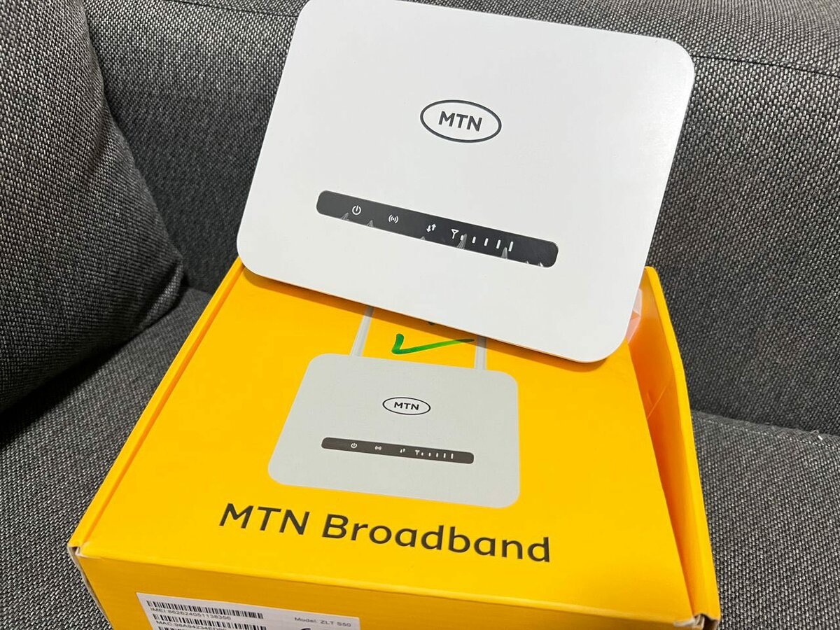 Universal. Unlocked  Routers with power bank ,