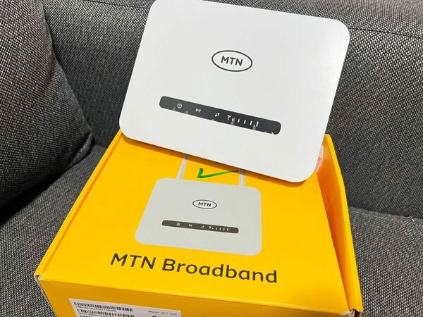 Universal. Unlocked  Routers with power bank ,