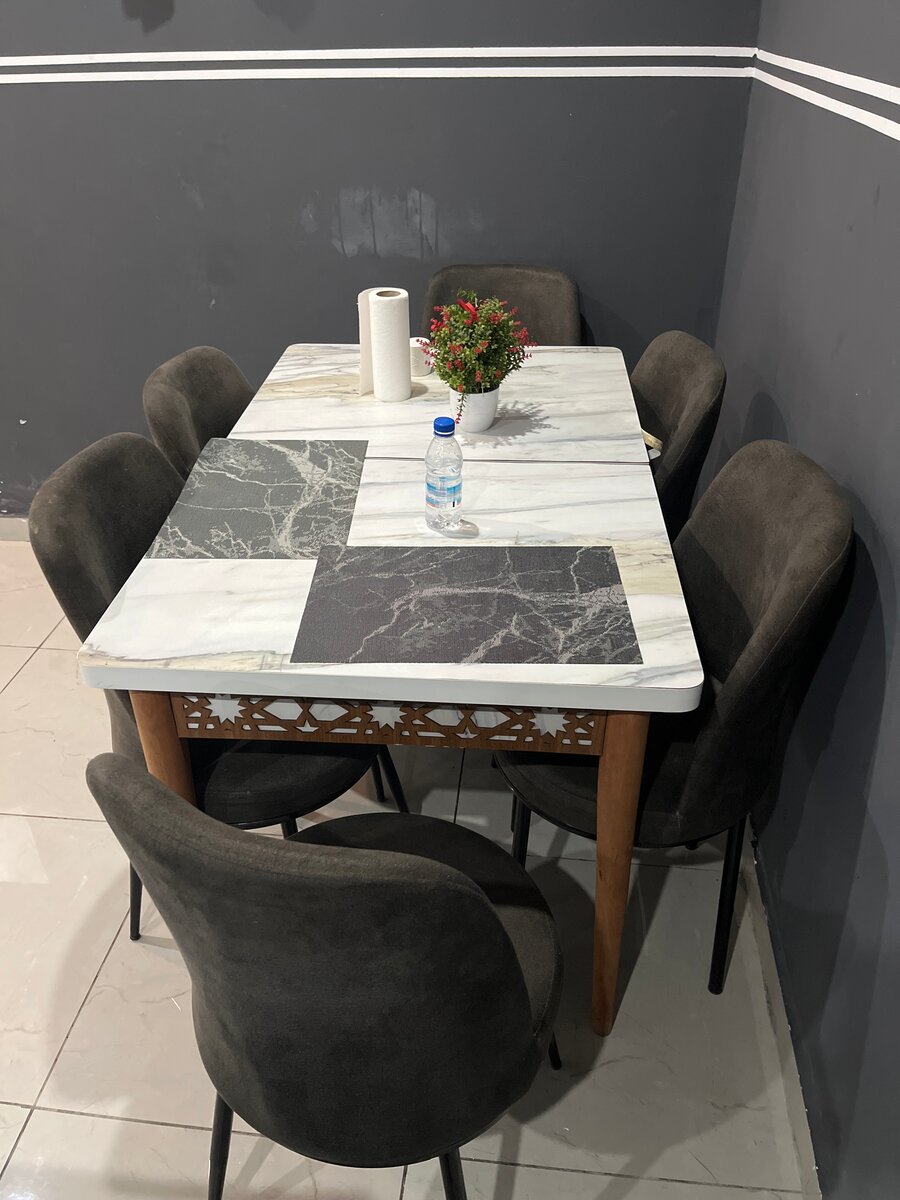 Table à manger en marbre