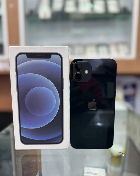 iPhone 12 Noir 64 Go