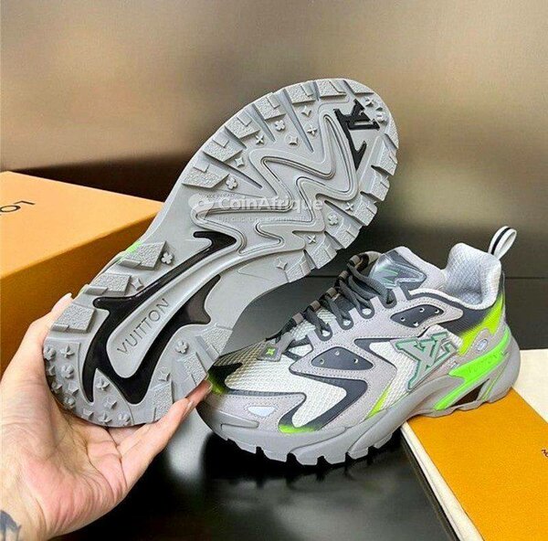 Luis Vuitton runner tactic