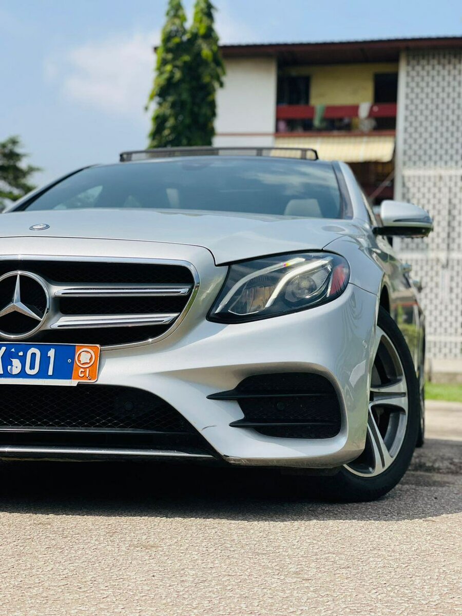 MERCEDES E300 2018