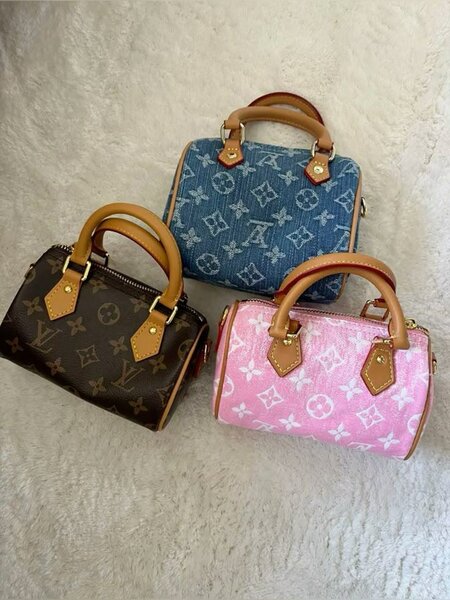 Sac à main en toile monogrammée