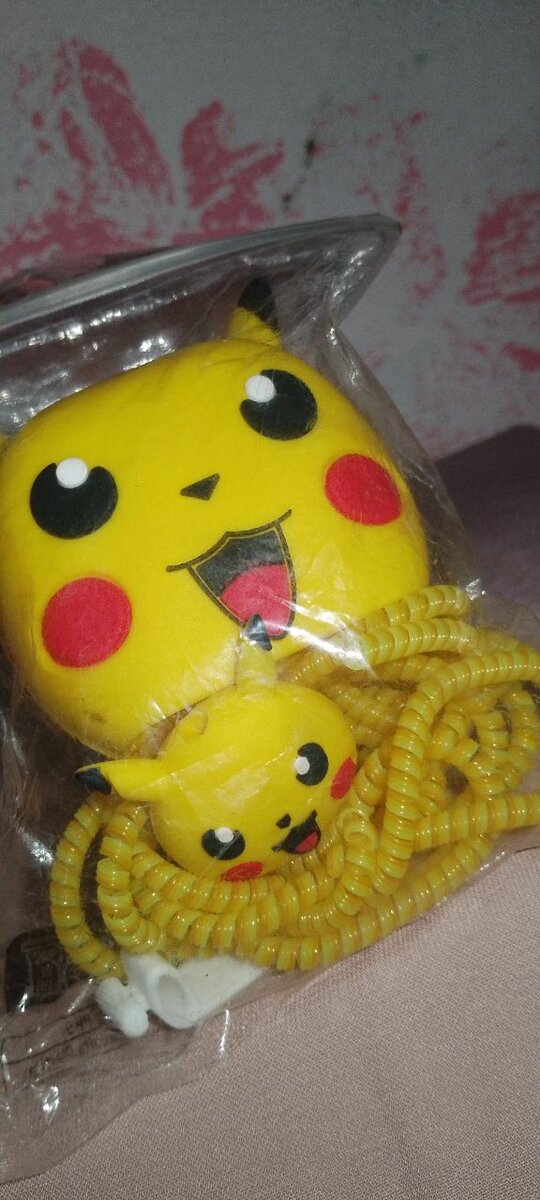 Protège chargeur cute Pikachu