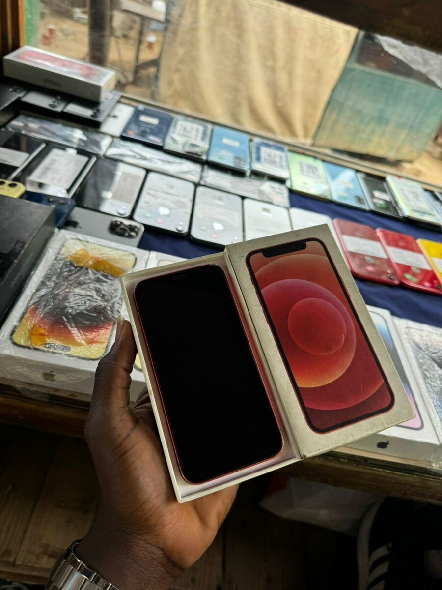 iPhone 12 mini 64 giga 160.000 Tout passe propre