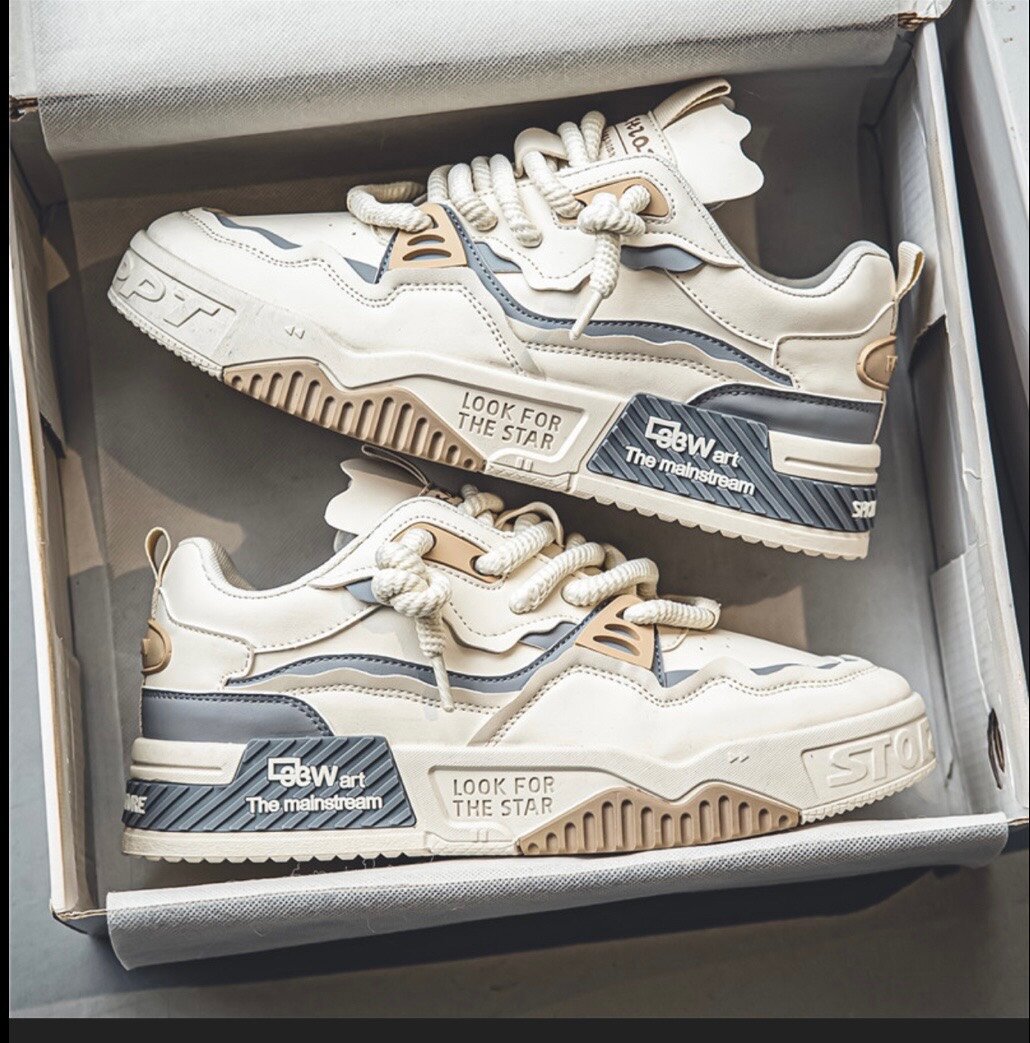 Sneakers available in size 40/41/42/43/44