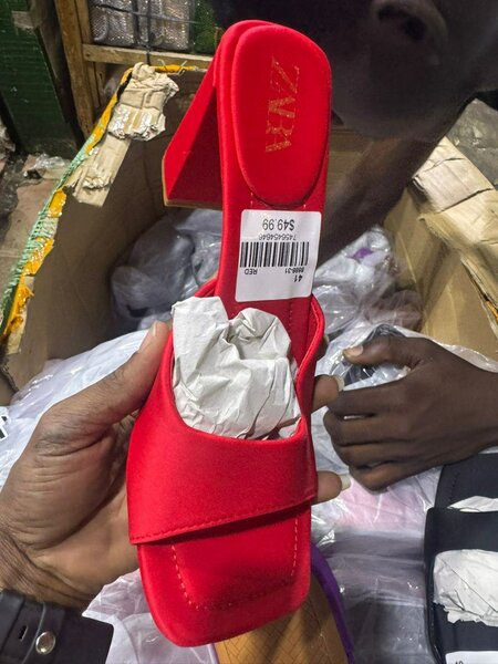 Sandales rouges élégantes