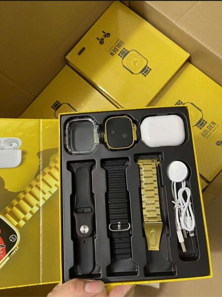 4 IN 1 GOLDEN SMARTWATCH