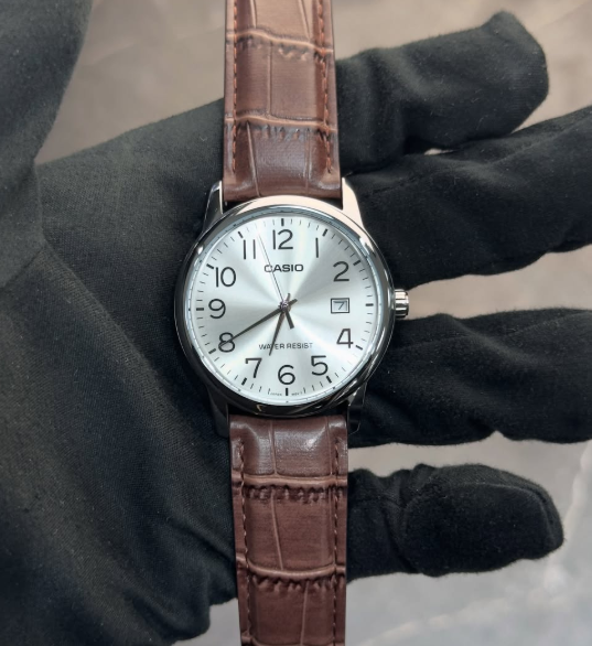 Casio белые часы 