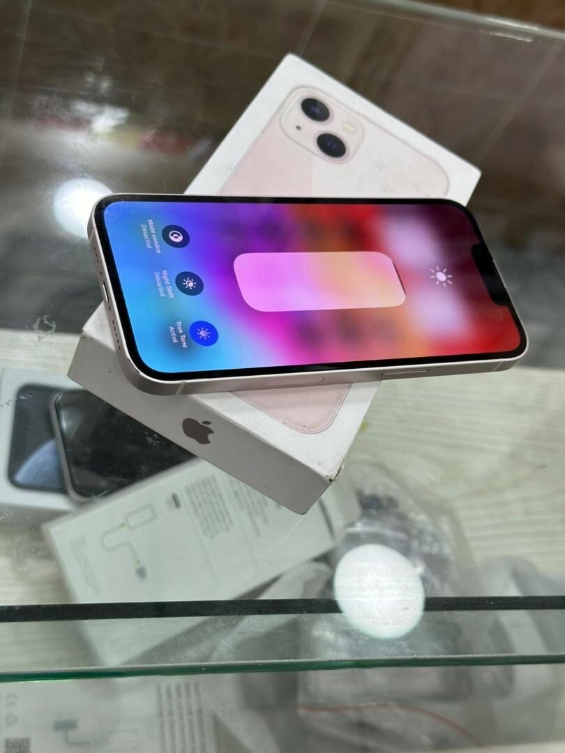 iPhone 13 256G très propre