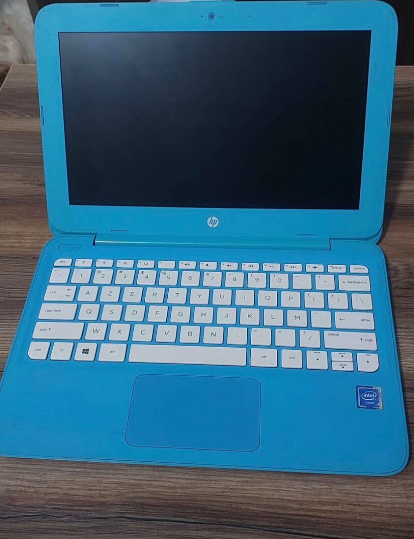 HP Laptop Bleu Compact