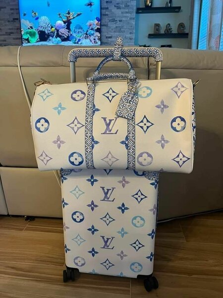 Luxury traveling bag