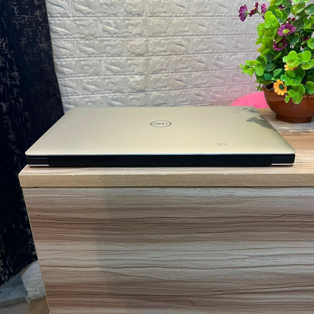 Dell XPS 15 7590