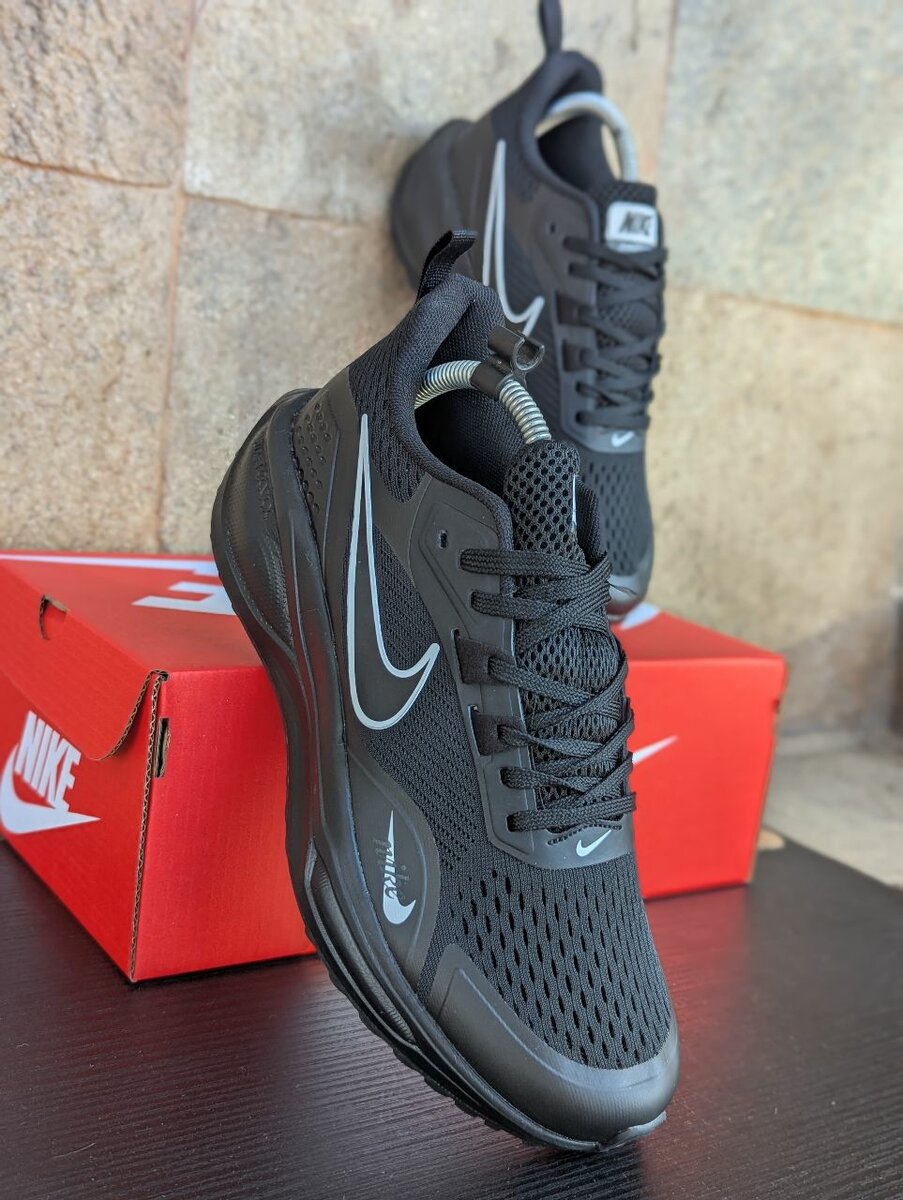 NIKE ZOOM STRUCTURE (REACT X)