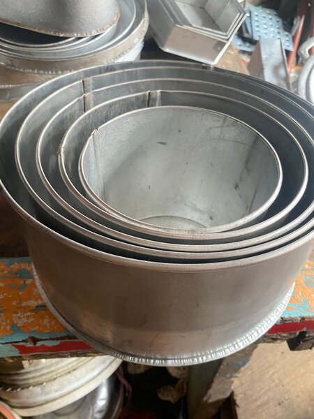 Moules à gâteaux en métal