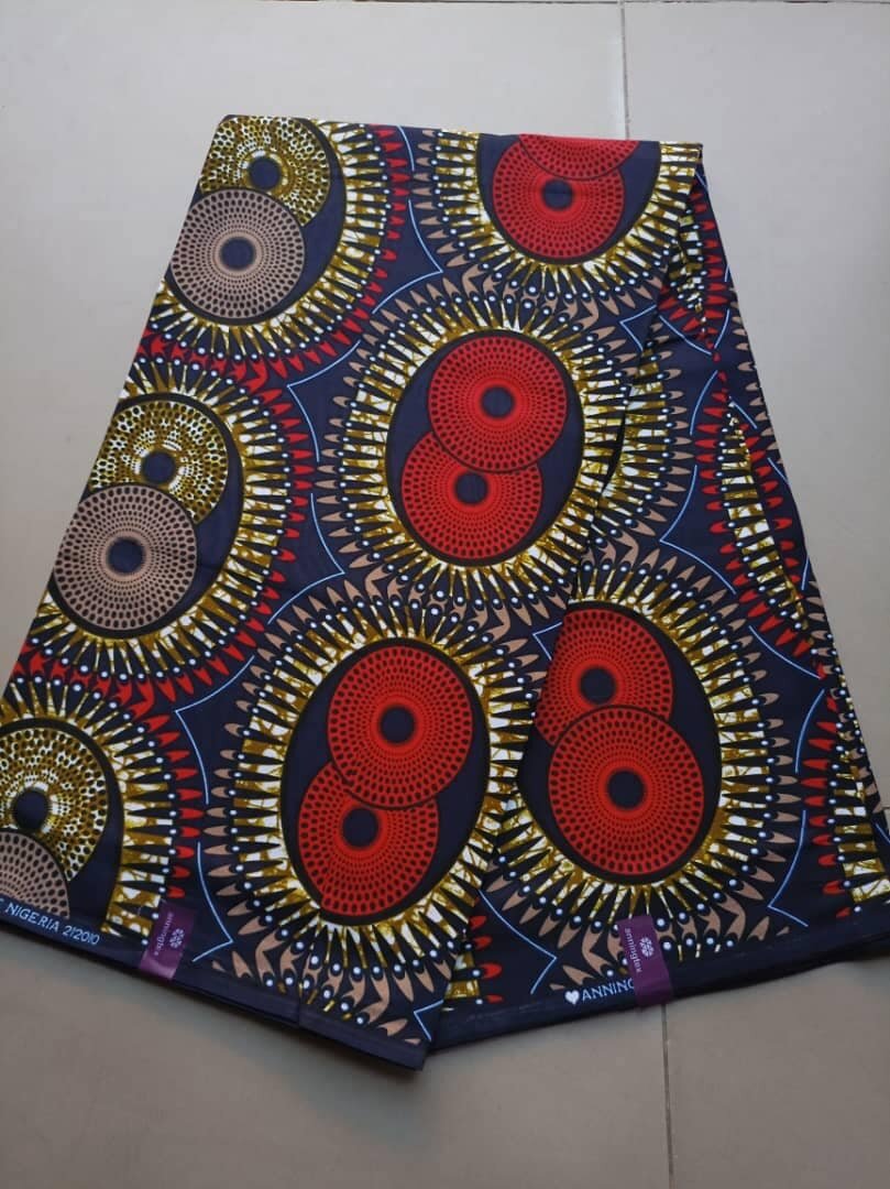 Fabric with a  print of 6 meters