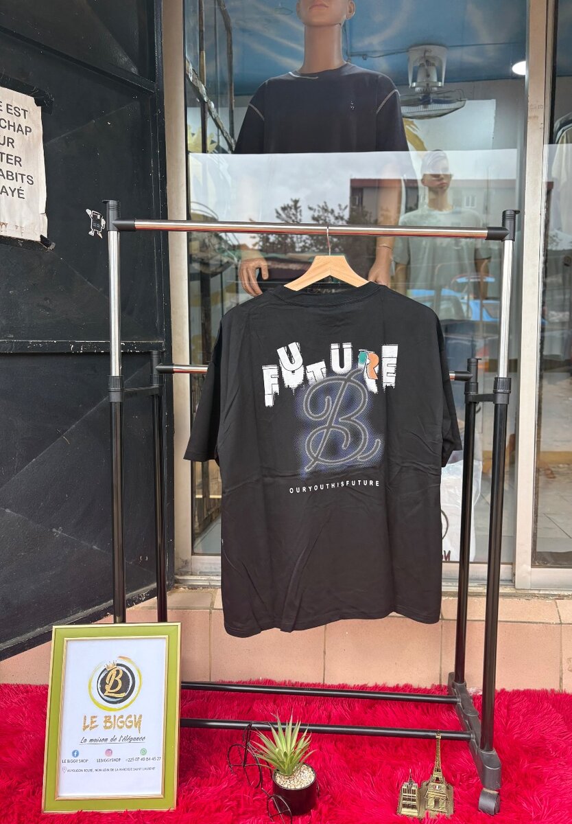 T-shirt noir élégant unisexe