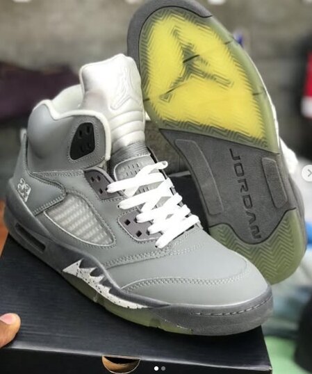 New Stock Alert🛍 New Blazing Jordan  sneakers