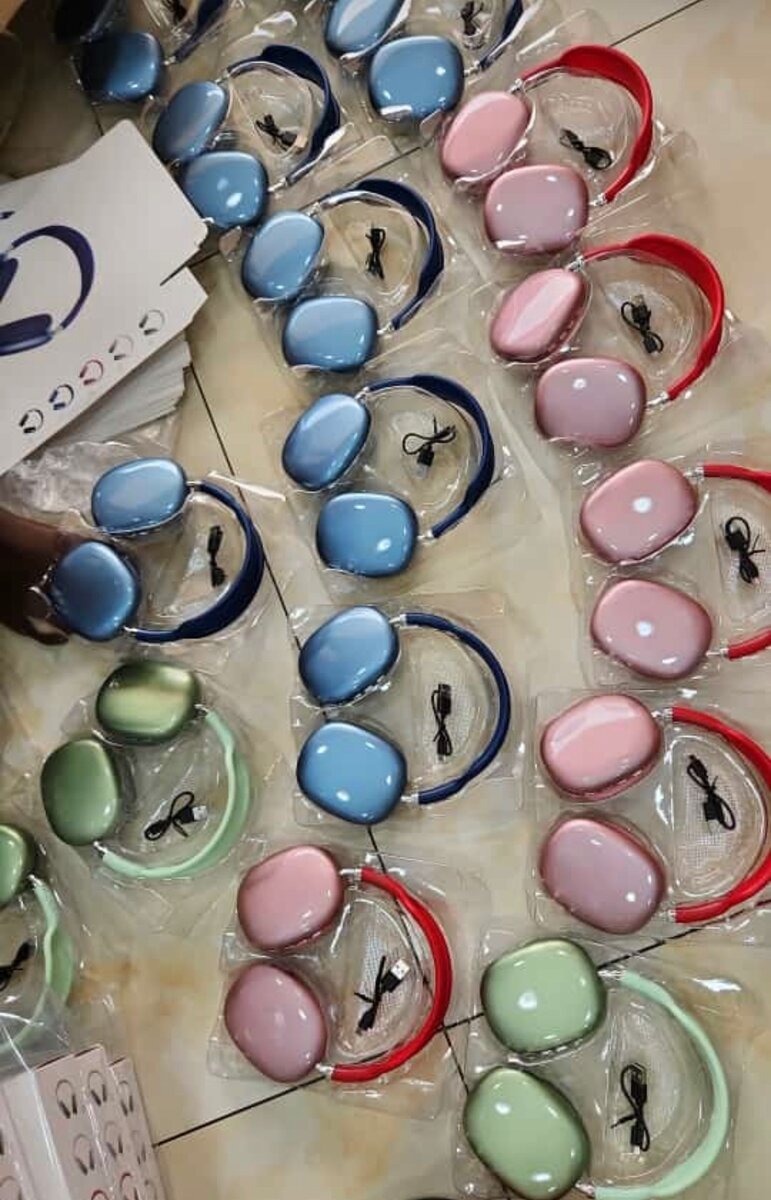 Smartwatch universal chargers and AirPods