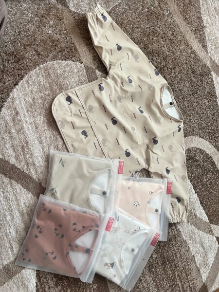 Нагрудники, фартуки с длинным рукавом