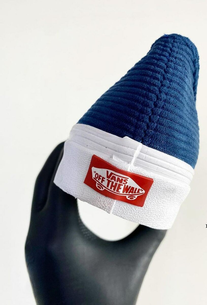Vans velour bleu ( original dans carton)