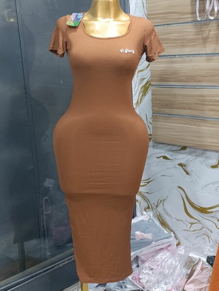 Robe moulante élégante femme