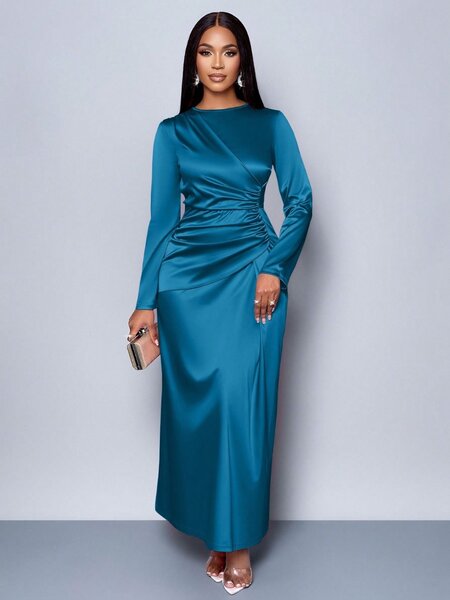Robe de soirée en satin élégante