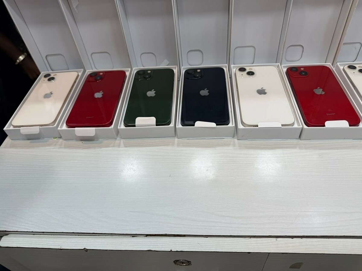 iPhone 13 128go quasi neuf