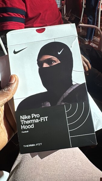 Nike Pro Therma-FIT Hood