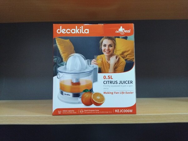 Decakila citrus juicer