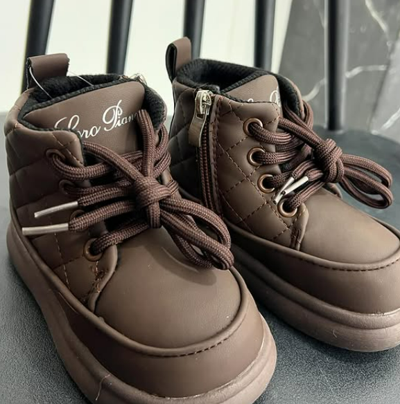 Детские ботинки