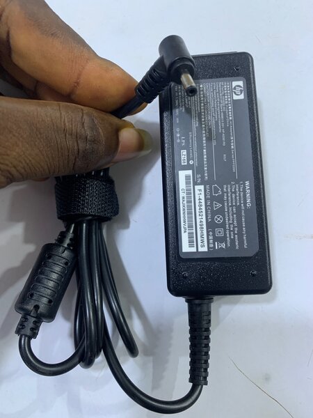 HP LAPTOP CHARGER
