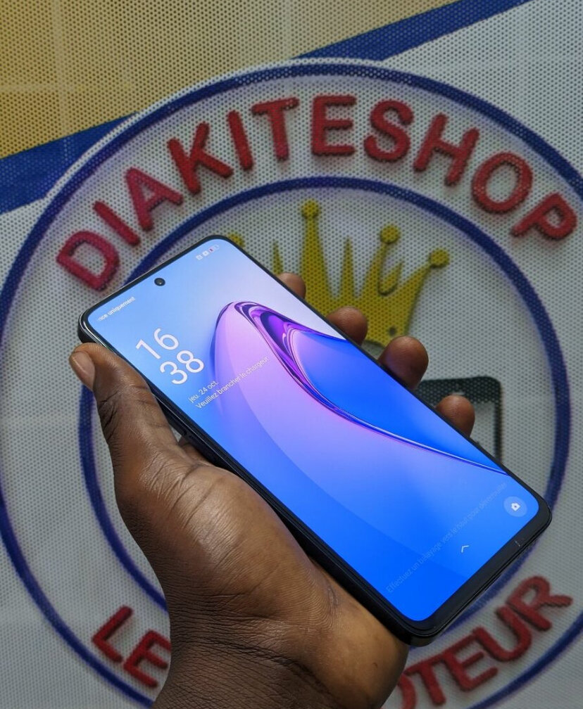 Smartphone OPPO moderne