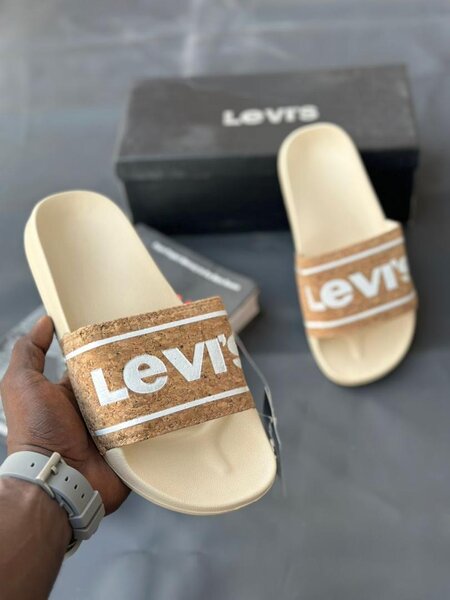Sandales Levi's tendance