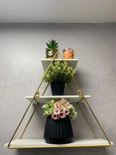 Wall shelf with flowers