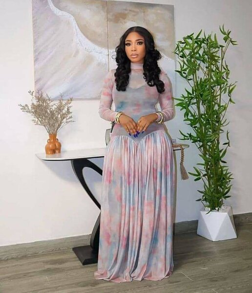 Elegant Tie-Dye Maxi Dress