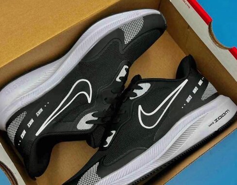 Trainers Adidas sneakers black