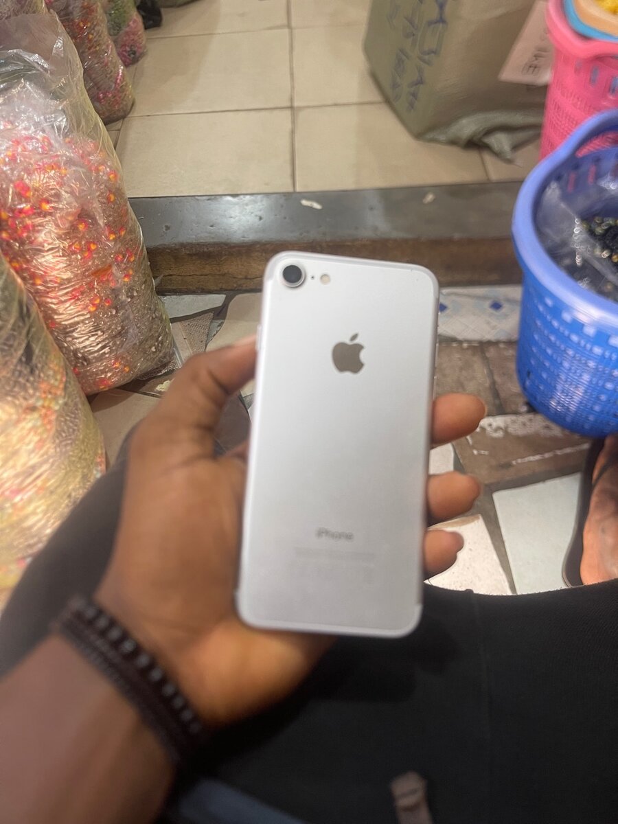 iPhone 7.  32gig