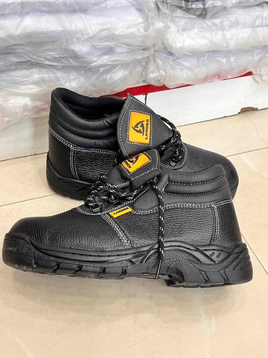 Safety boots
