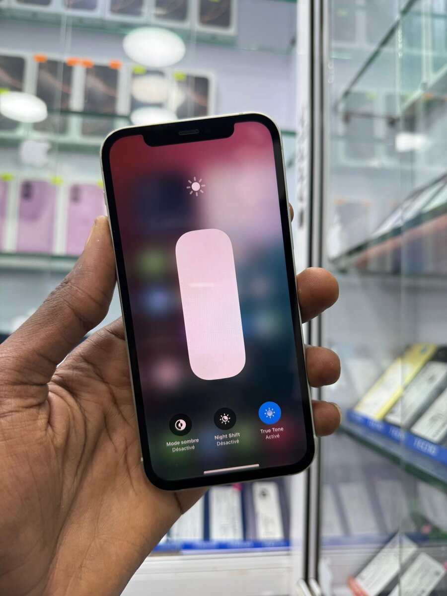 Disponible 12 simple 64go écra