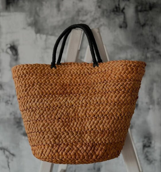 Натуральная плетёная сумочка.