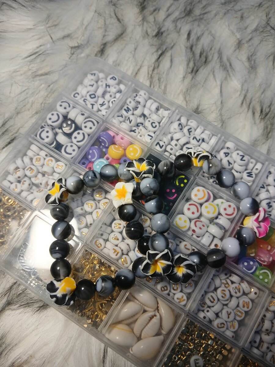 Bracelet perles en fleurs