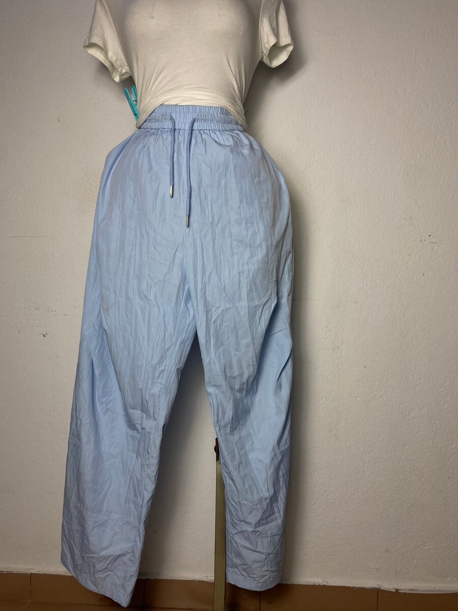 Pantalon ample bleu léger
