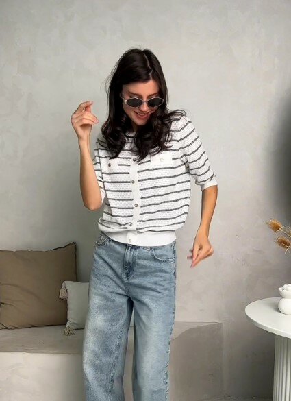 Красивая женская кофта в полоску, с укороченными рукавами